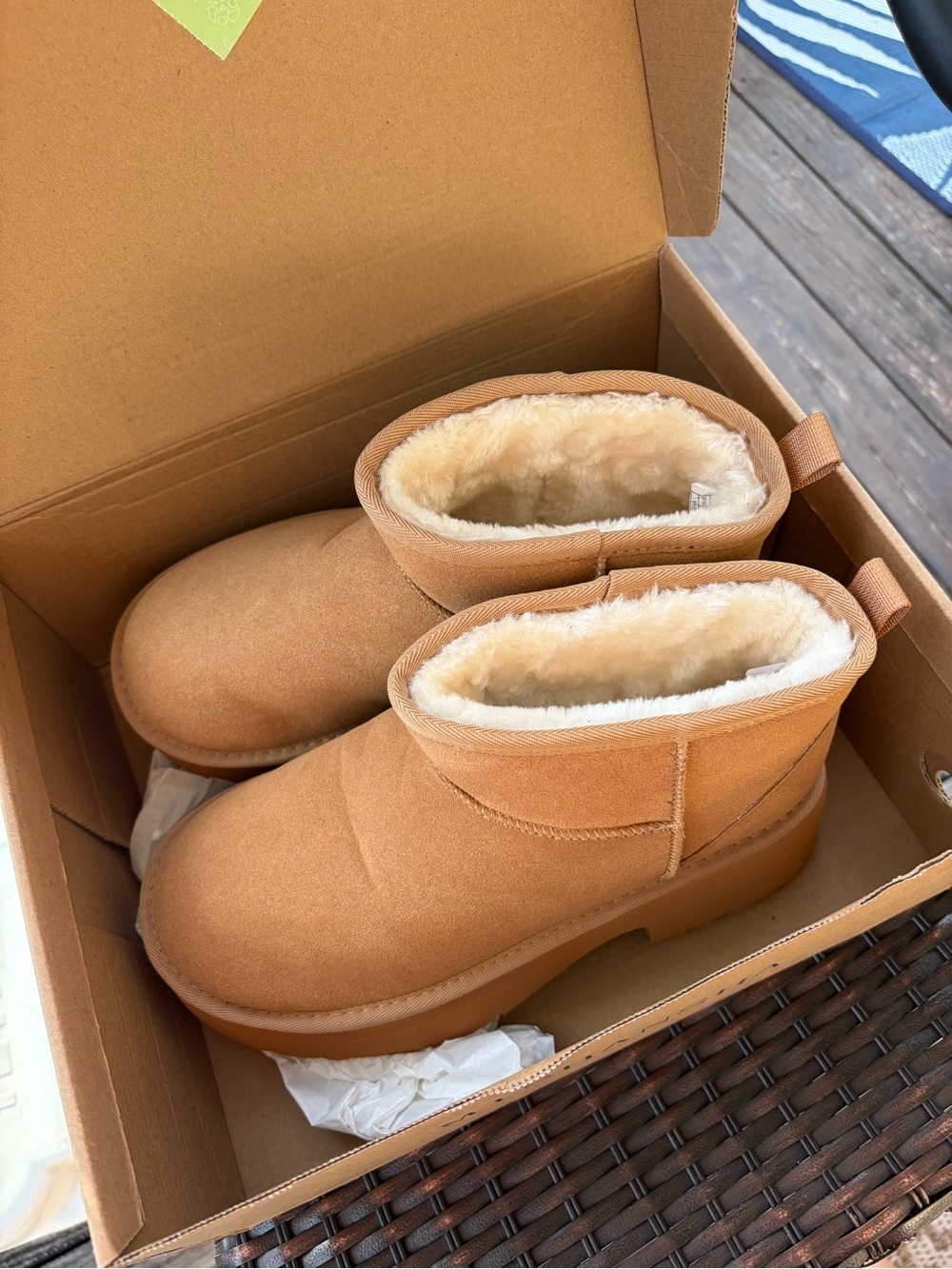 Mishansha Women's Short Shearling-Lined Slippers - Chestnut Tan
